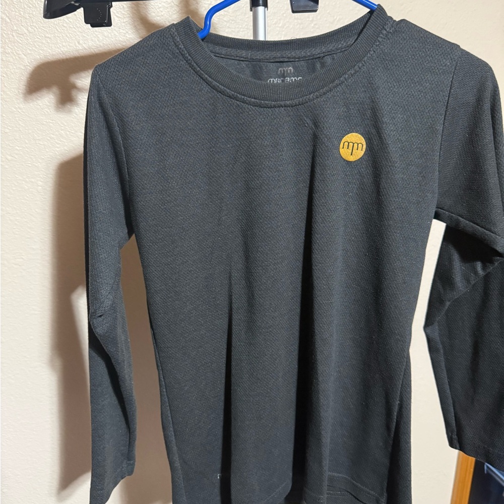 Adams Kids Black Long Sleeve Top‎ with Gold Emblem
